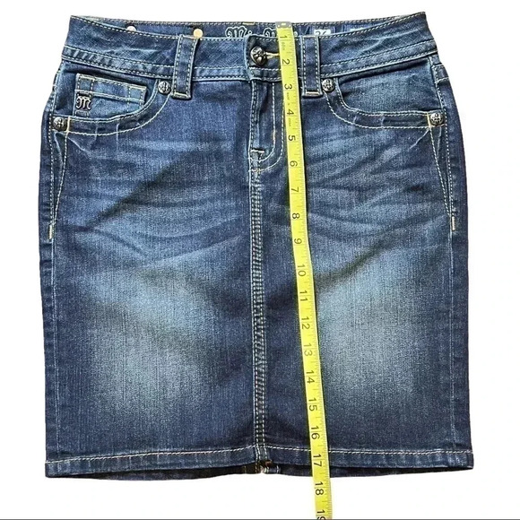 WOMENS’S MISS ME DARK WASH DENIM SKIRT• SIZE 26/US 4•PREOWNED GREAT CONDITION• - Picture 4 of 8